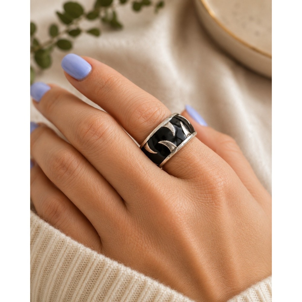 Chicos Wide Band Silver Tone Black Enamel Statement Ring Size 5.5